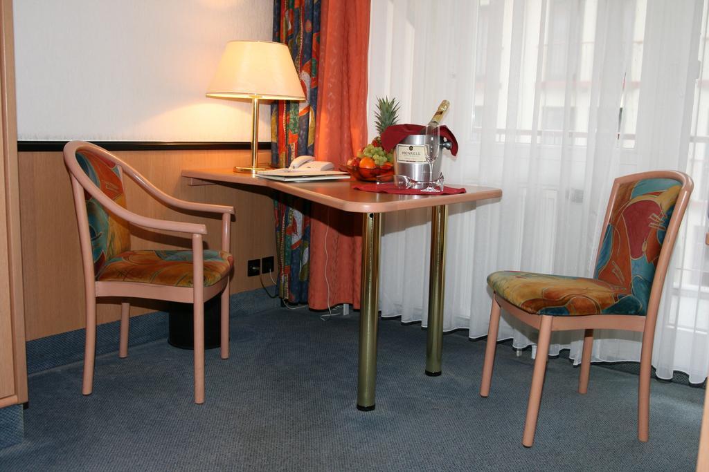 Schlosshotel Eisenach Ruang foto
